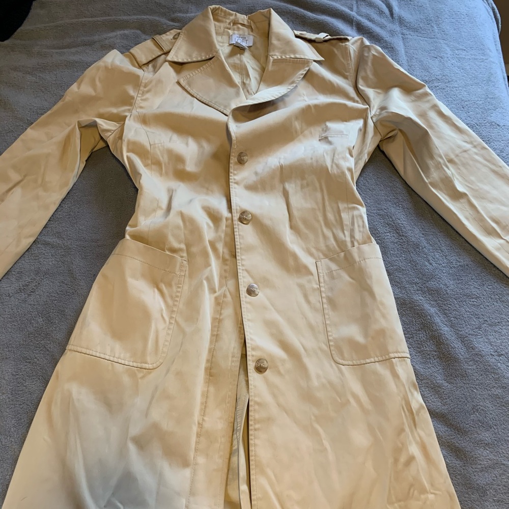 Ann Taylor LOFT Button up, light tan trench coat